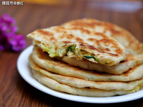 這餡餅不揉面不搟皮，焦香柔軟，放涼了也不硬——街頭小吃教你在家輕松做餡餅